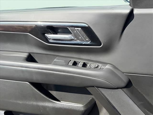 Used 2025 Chevrolet Tahoe LT AWD/4WD image 25