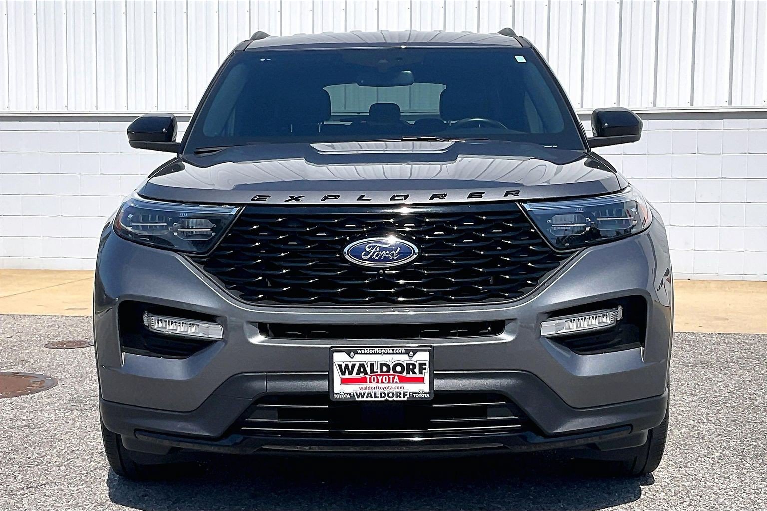 Used 2023 Ford Explorer ST-Line AWD/4WD image 3