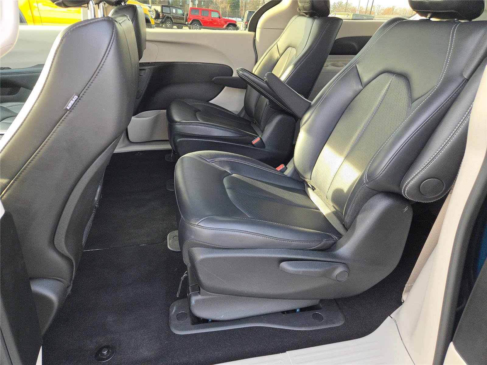 Certified 2024 Chrysler Pacifica Select image 20