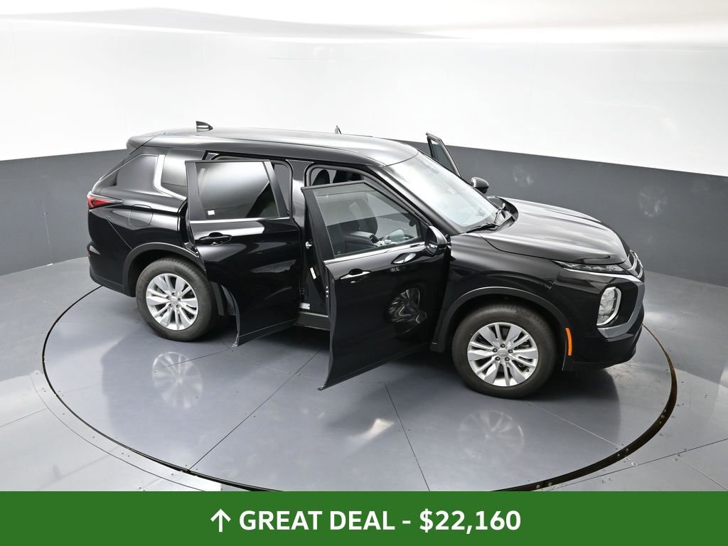 Used 2025 Mitsubishi Outlander ES image 59