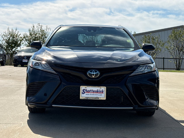 Used 2019 Toyota Camry XSE FWD image 2