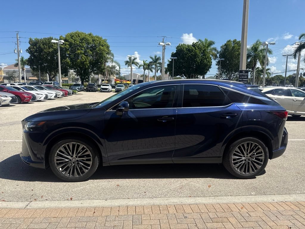 Used 2024 Lexus RX 350 FWD w/ Convenience Package image 3