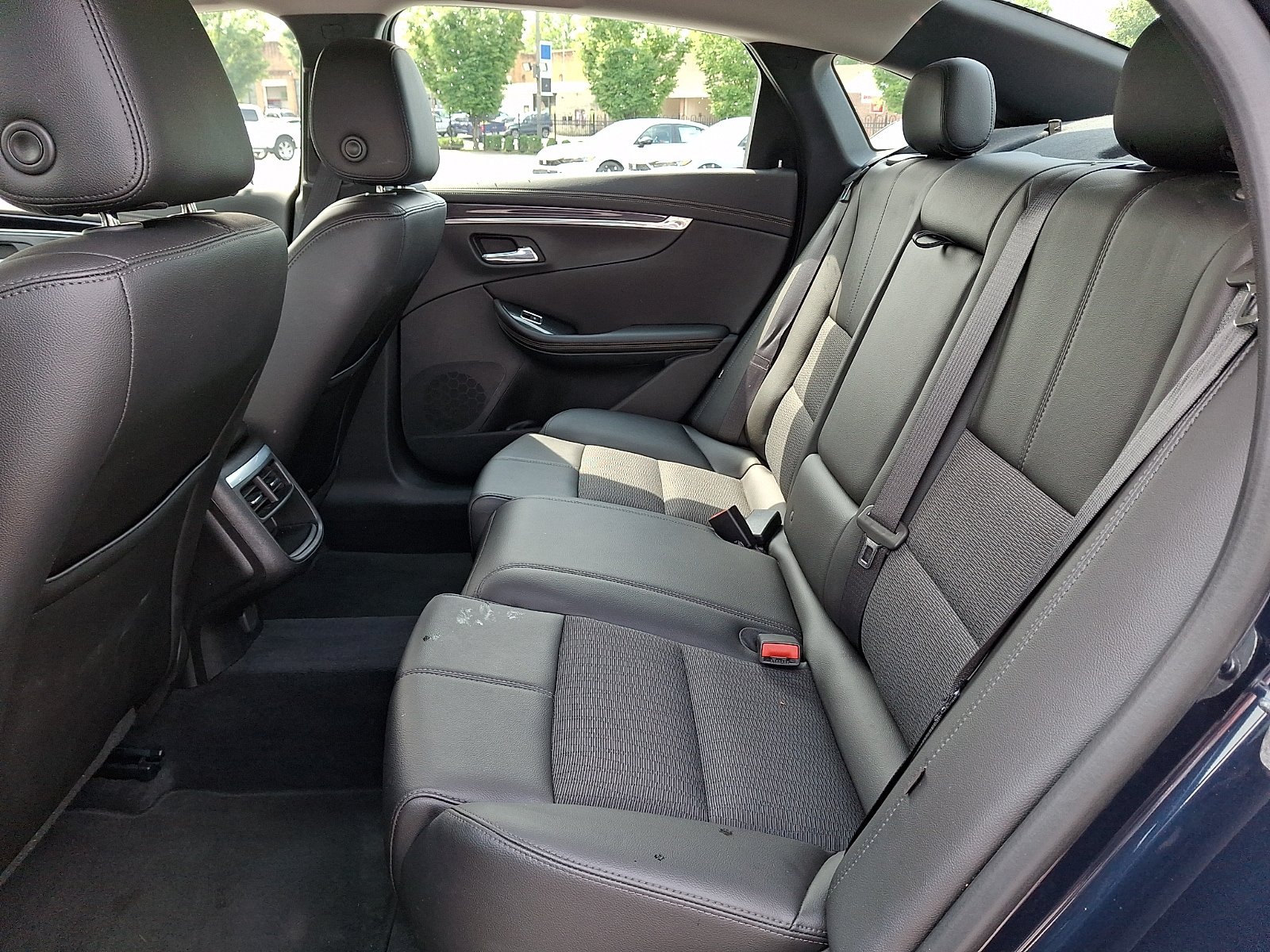 Used 2018 Chevrolet Impala LT FWD image 10