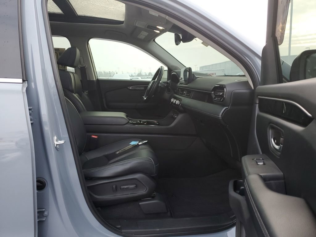 Used 2023 Honda Pilot Touring image 42
