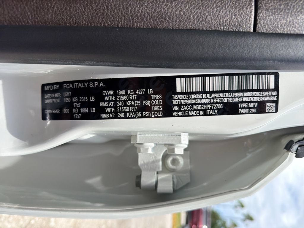 Used 2017 Jeep Renegade Latitude FWD image 33