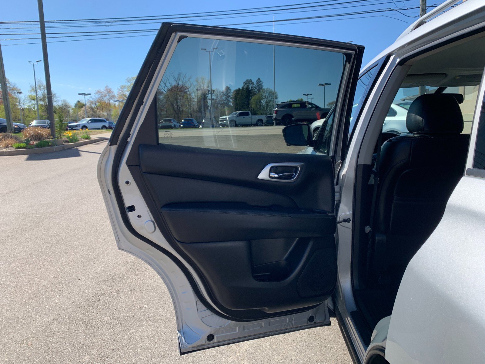 Used 2020 Nissan Pathfinder SL AWD/4WD image 31