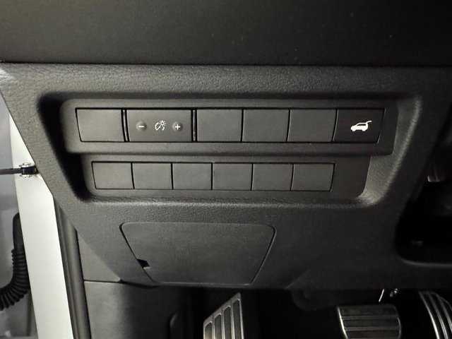 New 2025 Mitsubishi Outlander SEL image 11