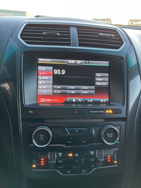 Used 2016 Ford Explorer XLT w/ Equipment Group 202A FWD image 47
