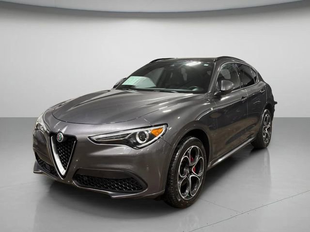 Used 2022 Alfa Romeo Stelvio Ti image 8