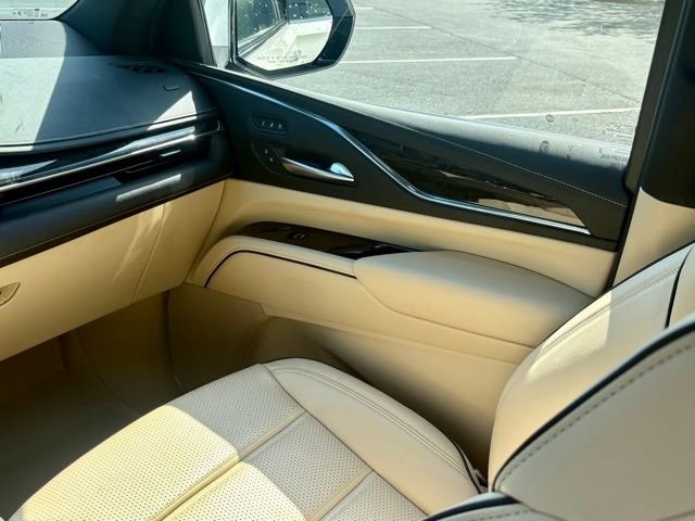 Certified 2024 Cadillac Escalade Premium Luxury AWD/4WD image 26