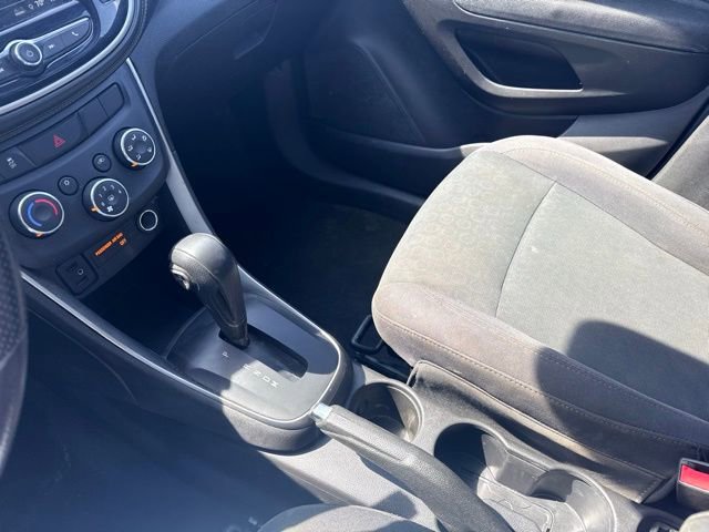 Used 2018 Chevrolet Trax LS FWD image 25