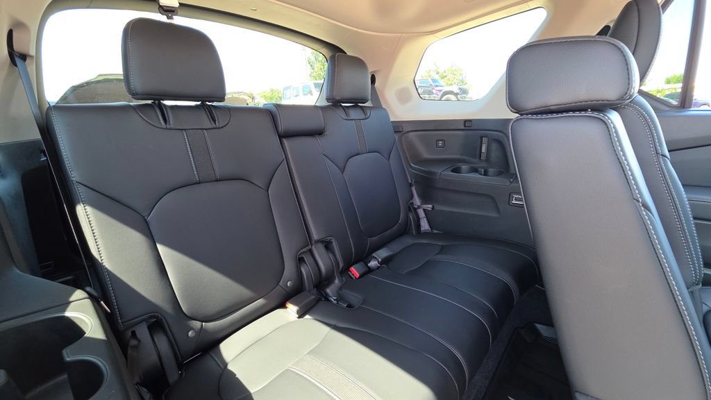 Certified 2025 Honda Pilot Touring image 16