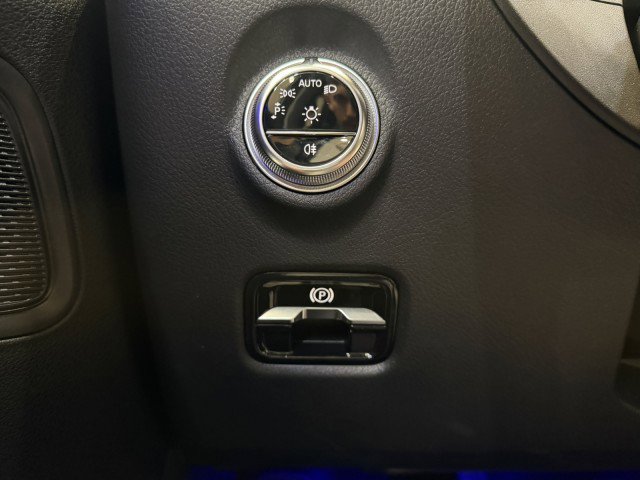 Used 2024 Mercedes-Benz C 300 4MATIC Sedan image 18