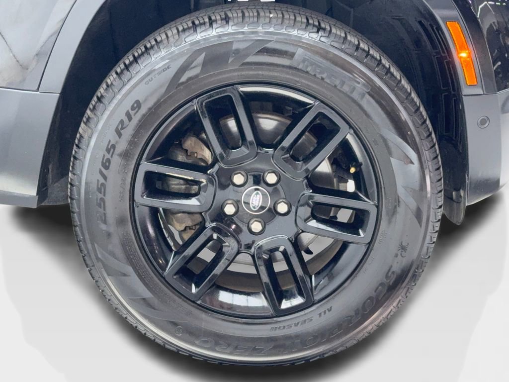 Used 2024 Land Rover Defender 90 S image 49