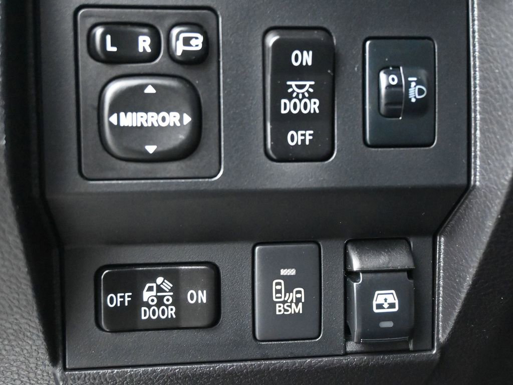 Used 2014 Toyota Tundra Platinum AWD/4WD image 6
