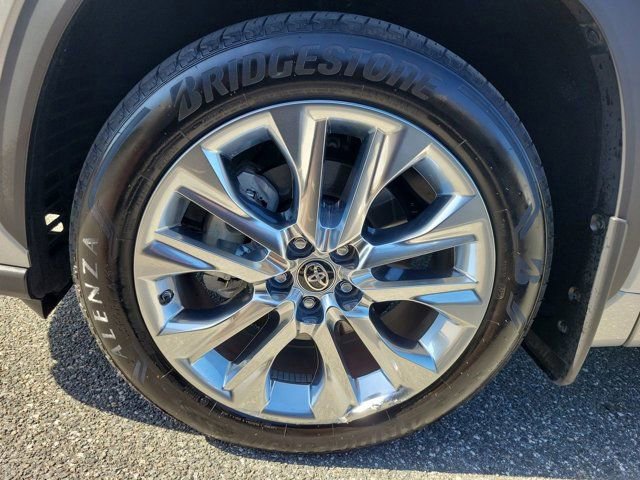 Used 2024 Toyota Highlander Limited image 17