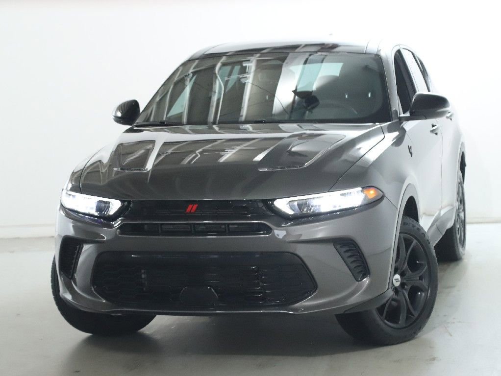 Used 2024 Dodge Hornet GT image 3