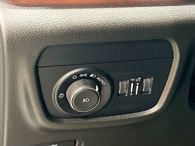 Used 2023 Jeep Grand Cherokee Overland AWD/4WD image 17
