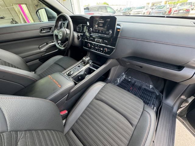 Used 2025 Nissan Pathfinder Rock Creek image 32