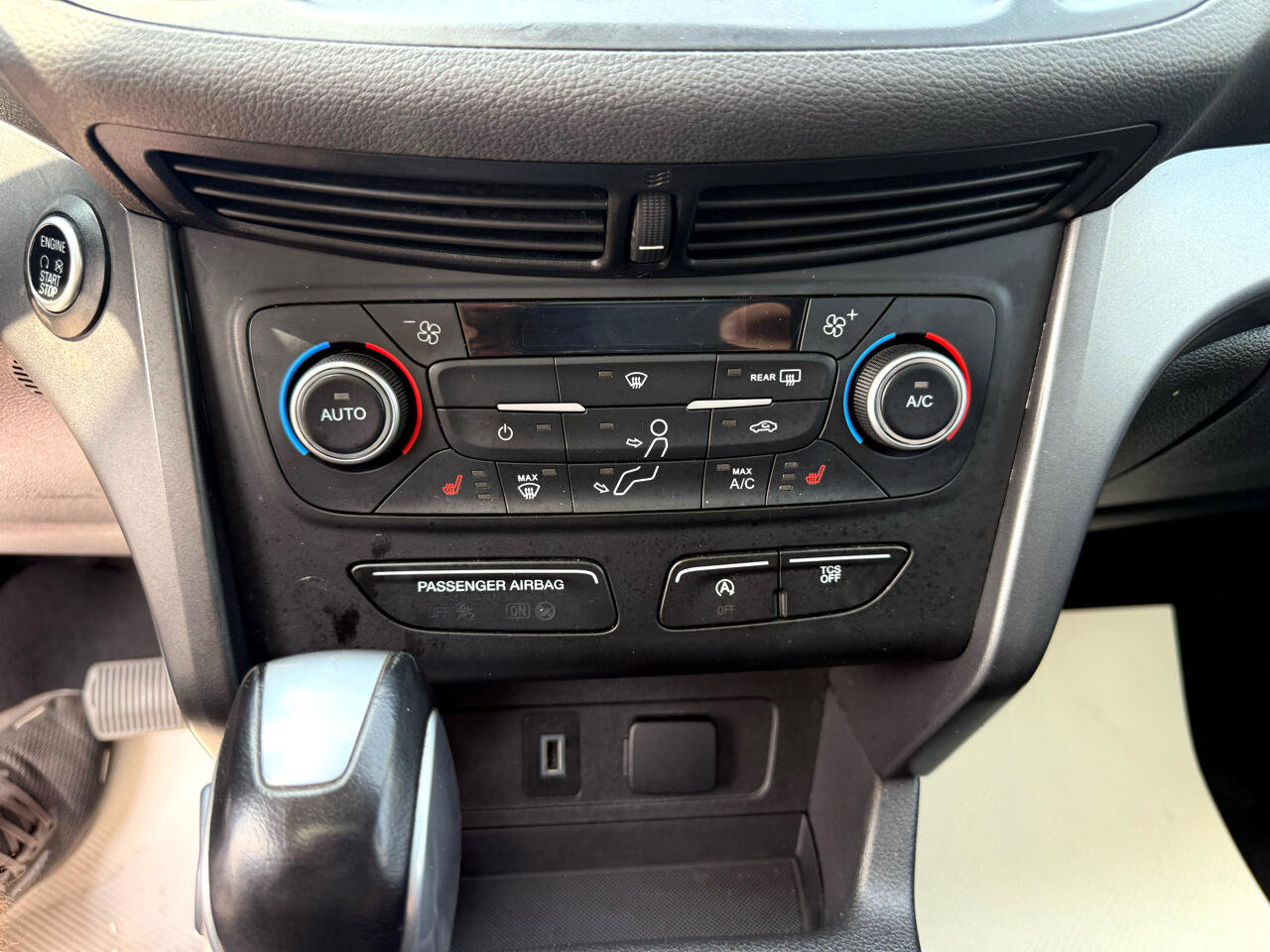 Used 2019 Ford Escape SEL image 28