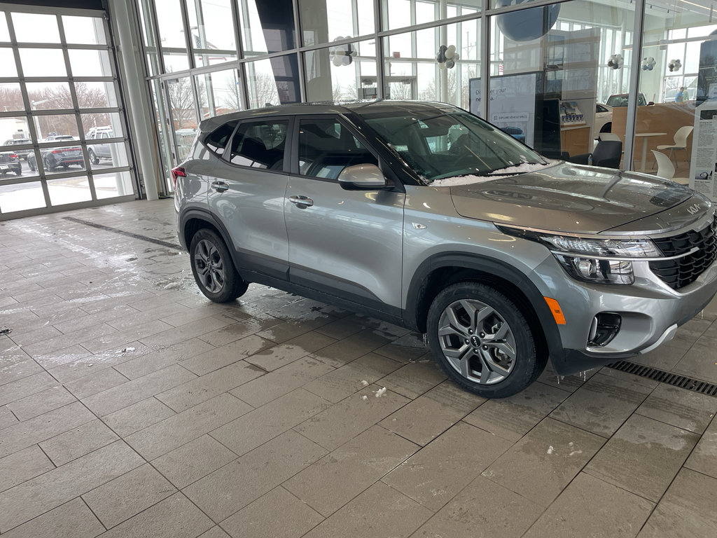 Used 2024 Kia Seltos LX image 6