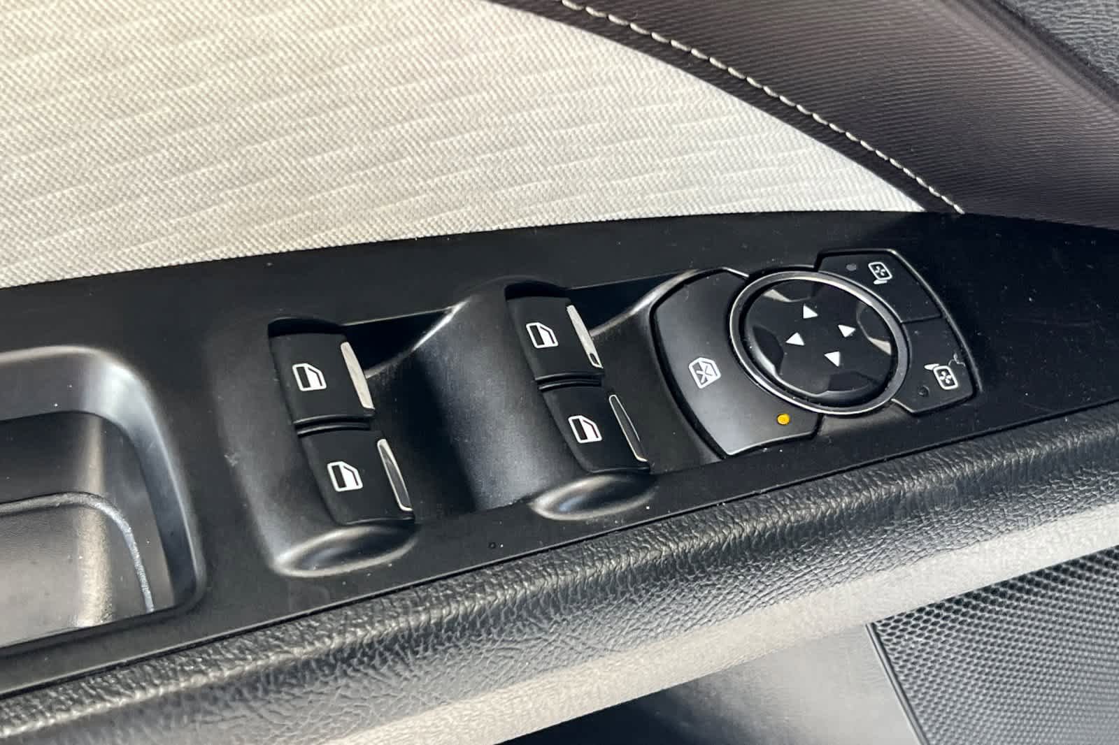 Used 2019 Ford Fusion SE w/ Equipment Group 151A FWD image 13