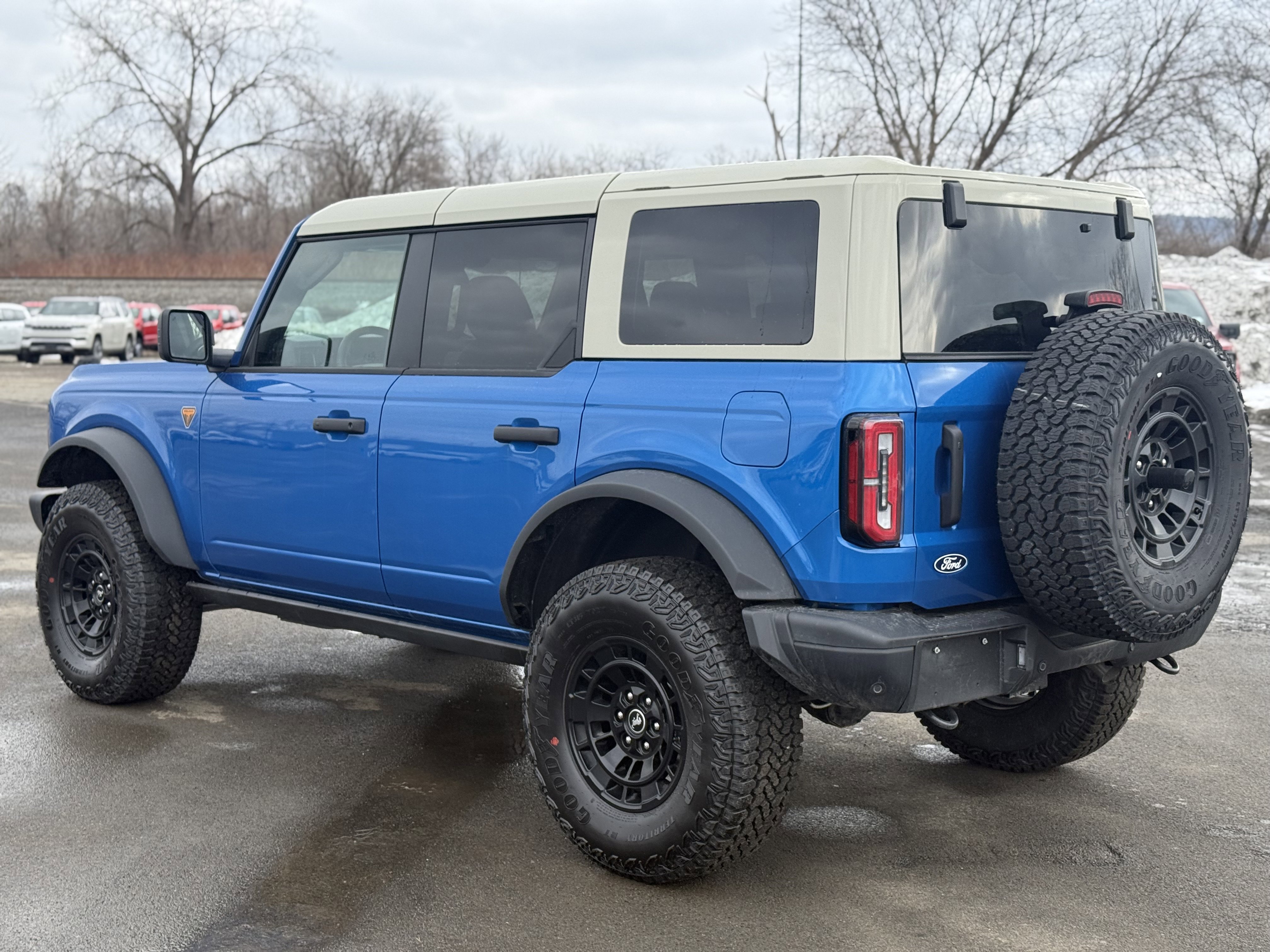 New 2026 Ford Bronco Badlands w/ Sasquatch Package image 4