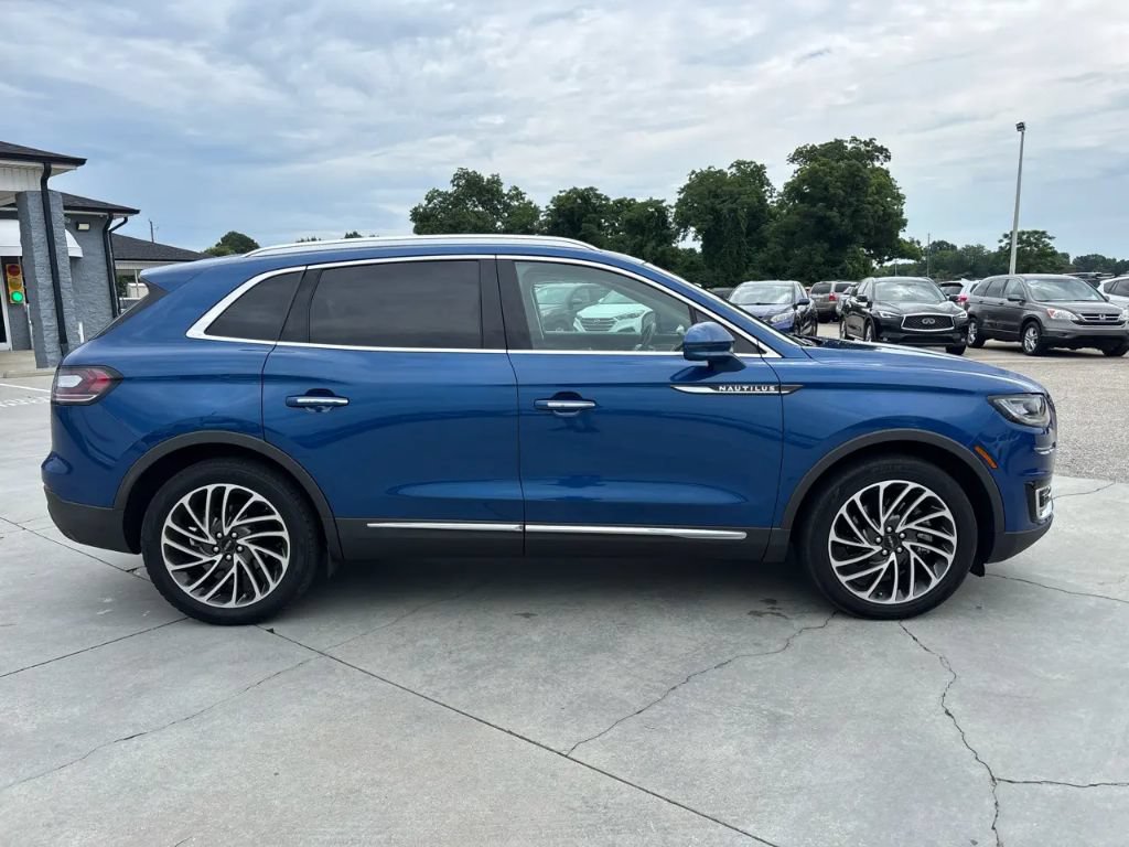 Used 2020 Lincoln Nautilus Reserve FWD image 3