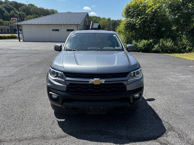 Used 2022 Chevrolet Colorado LT w/ Luxury Package image 2