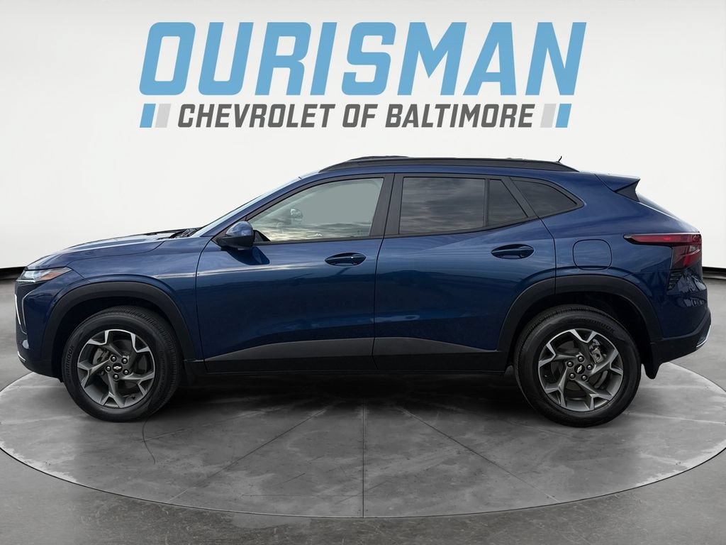 Used 2024 Chevrolet Trax LT w/ Driver Confidence Package FWD image 3