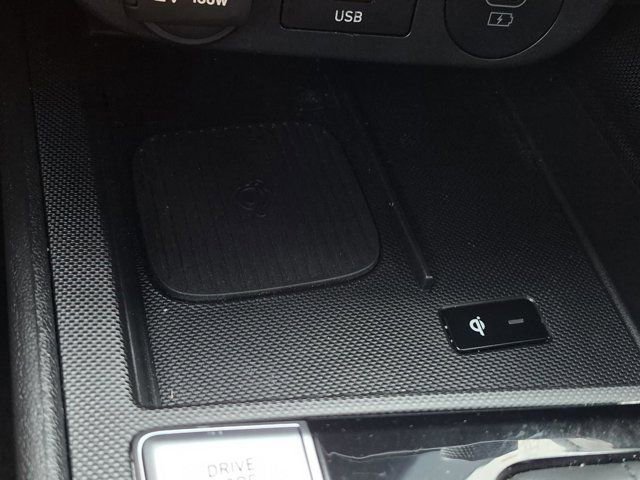 Used 2025 Hyundai Elantra SEL image 29