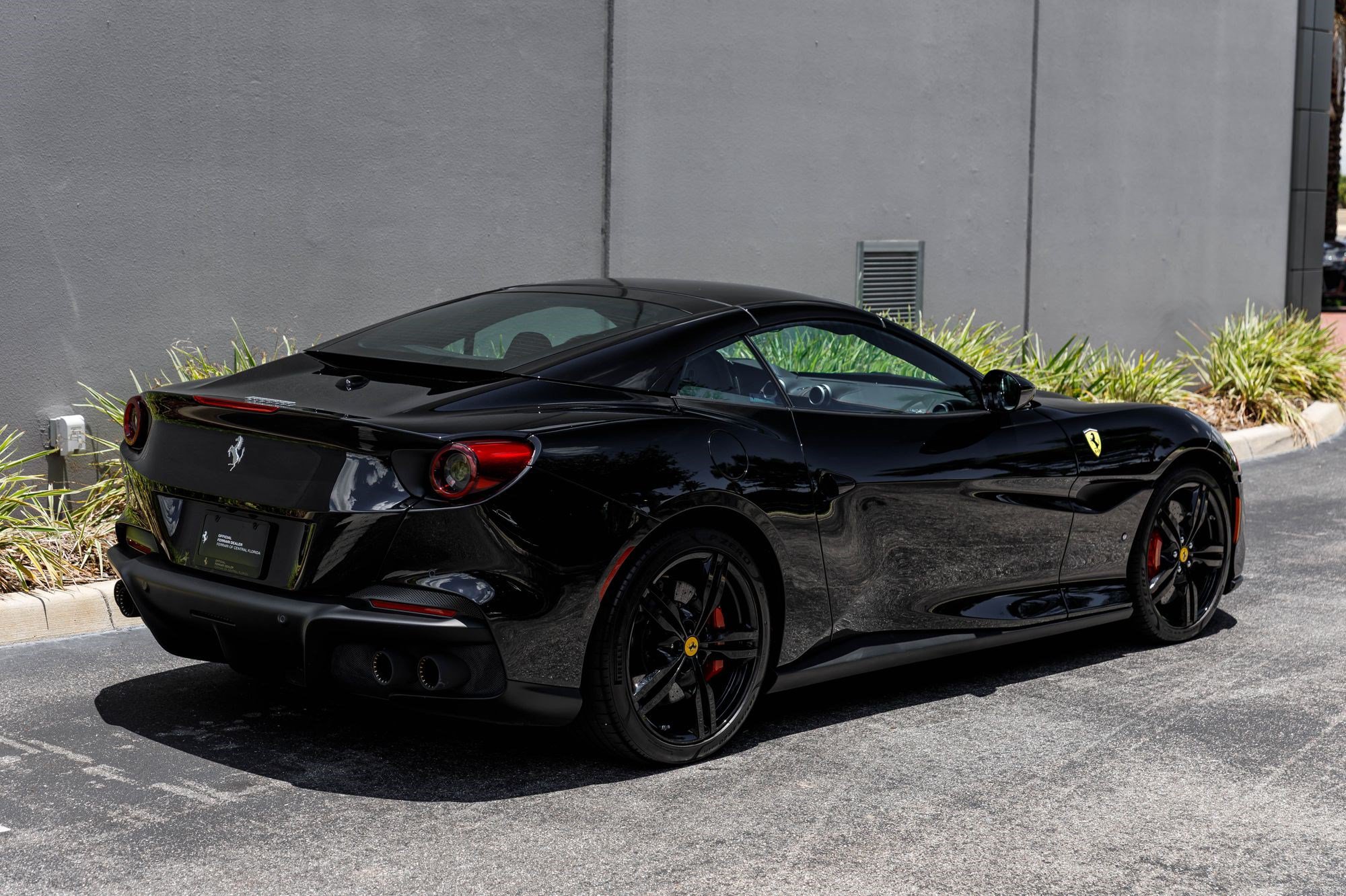 Used 2023 Ferrari Portofino M RWD image 5