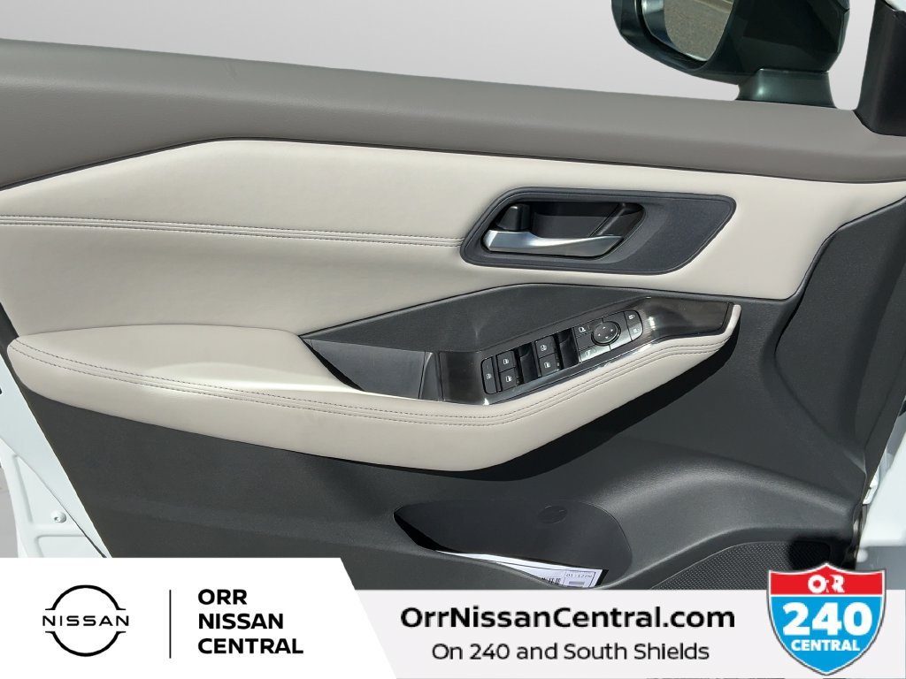 New 2027 Nissan Rogue Dark Armor FWD image 16