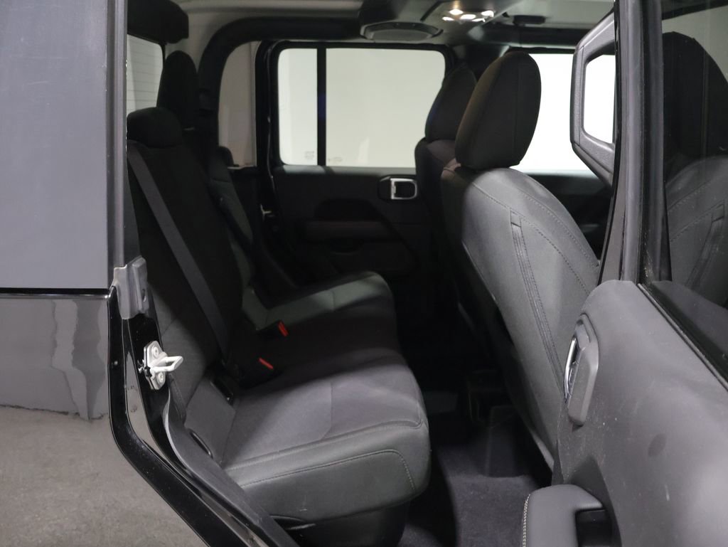 Used 2020 Jeep Gladiator Overland image 20