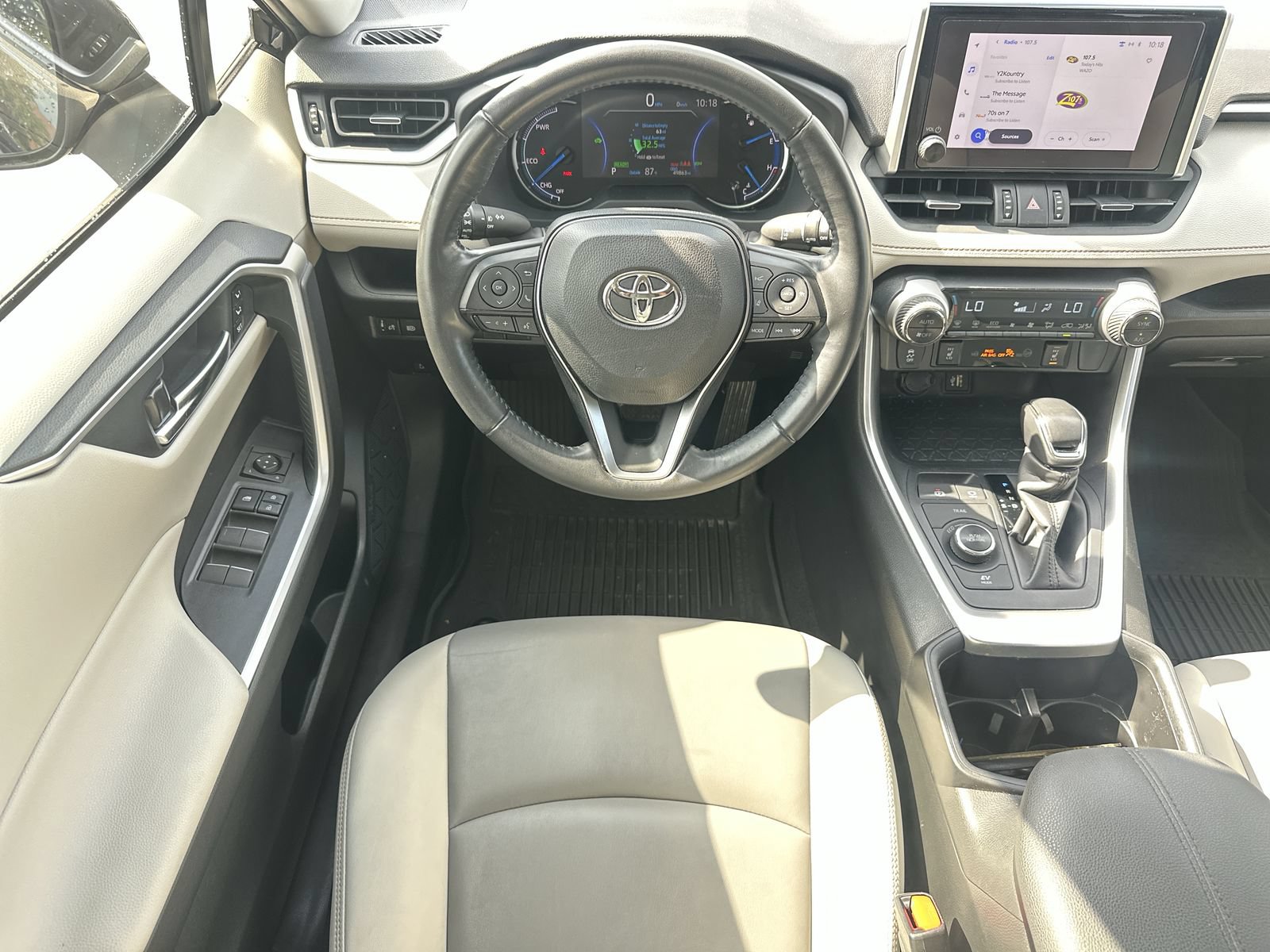 Used 2024 Toyota RAV4 XLE Premium w/ Weather Package AWD/4WD image 17