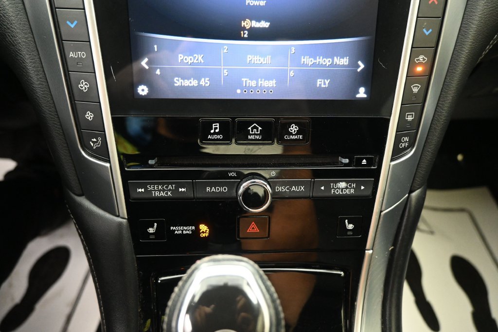 Used 2018 INFINITI Q60 3.0t Luxe w/ Sensory Package 3.0T Luxe AWD/4WD image 13