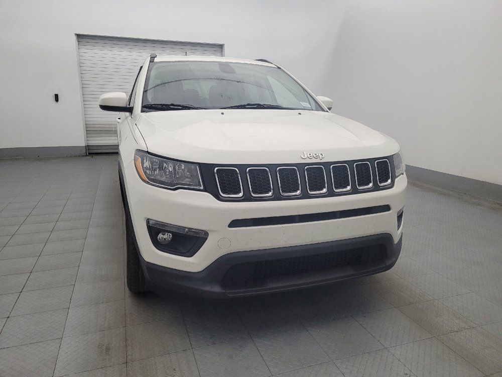 Used 2017 Jeep Compass Latitude FWD image 14