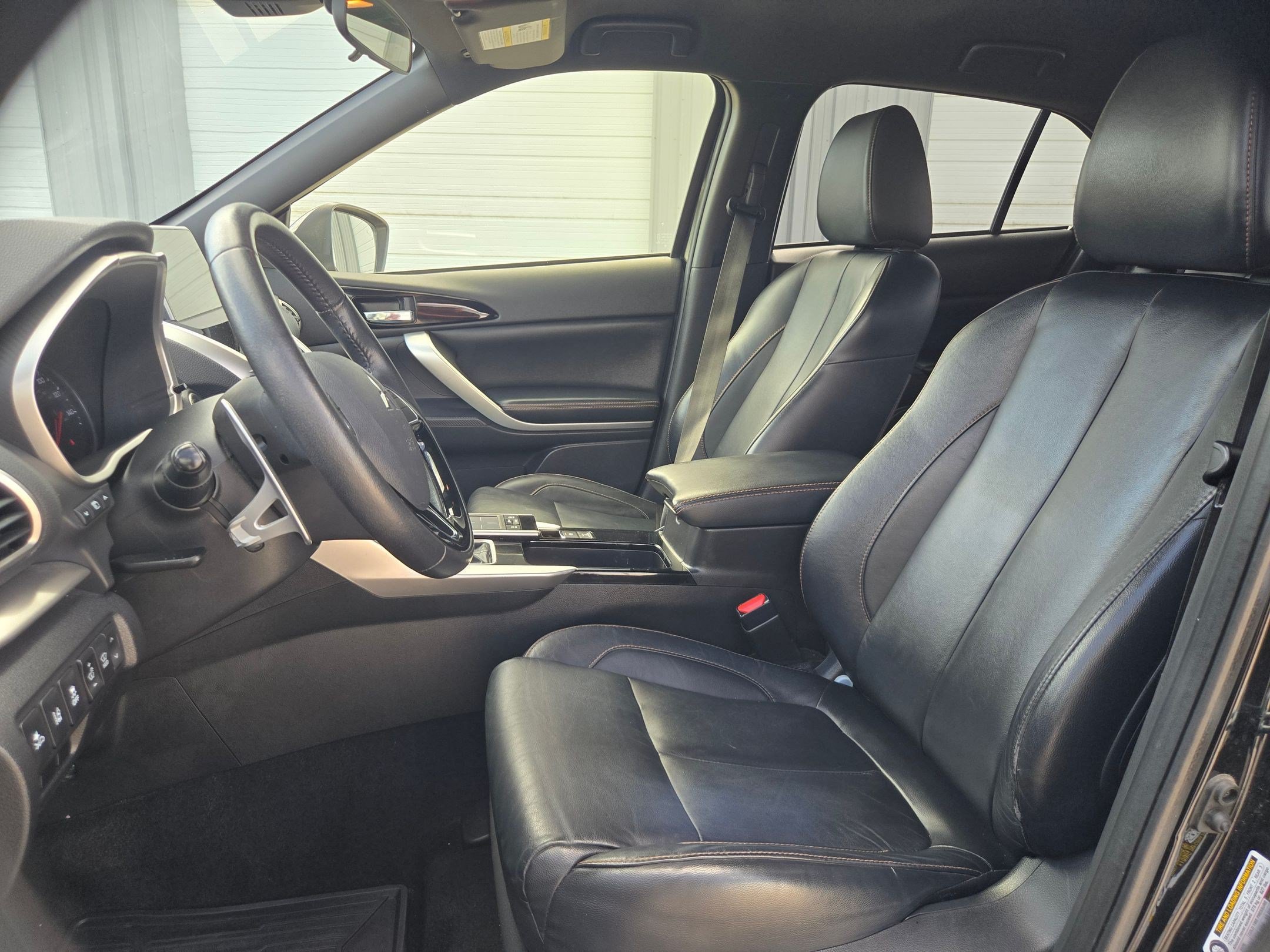 Used 2020 Mitsubishi Eclipse Cross FWD image 10
