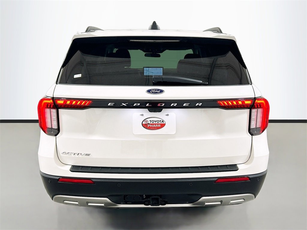 Used 2025 Ford Explorer Active w/ Active Comfort Package image 5