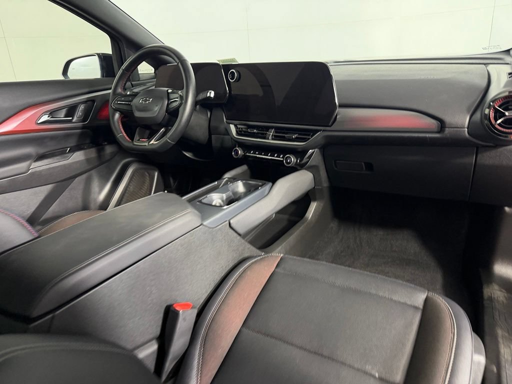 Used 2025 Chevrolet Equinox EV RS FWD image 14