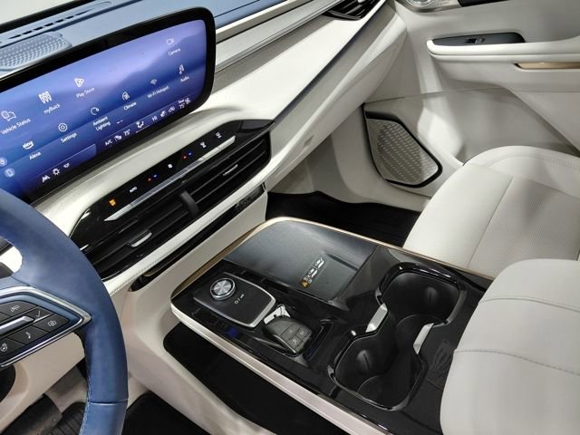 Used 2025 Buick Enclave Avenir w/ LPO, All-Weather Package image 36