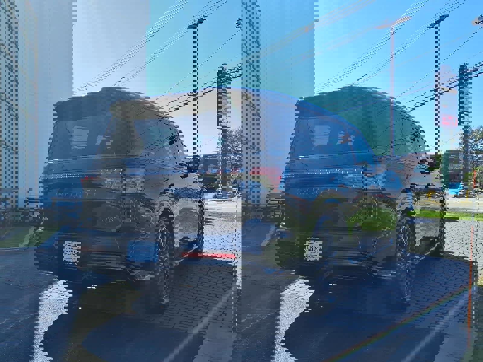 Certified 2025 INFINITI QX80 Autograph image 4