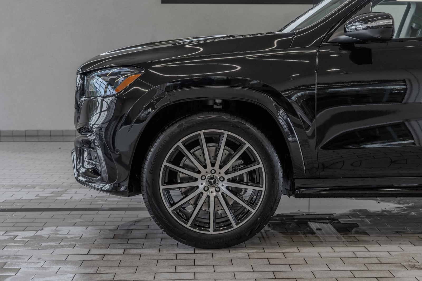 Used 2026 Mercedes-Benz GLS 450 4MATIC image 4