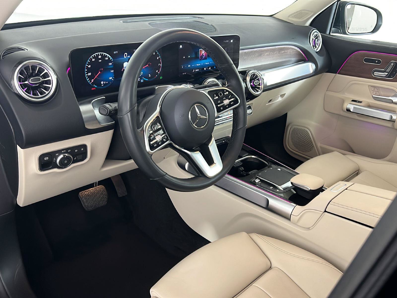 Used 2023 Mercedes-Benz GLB 250 4MATIC image 2