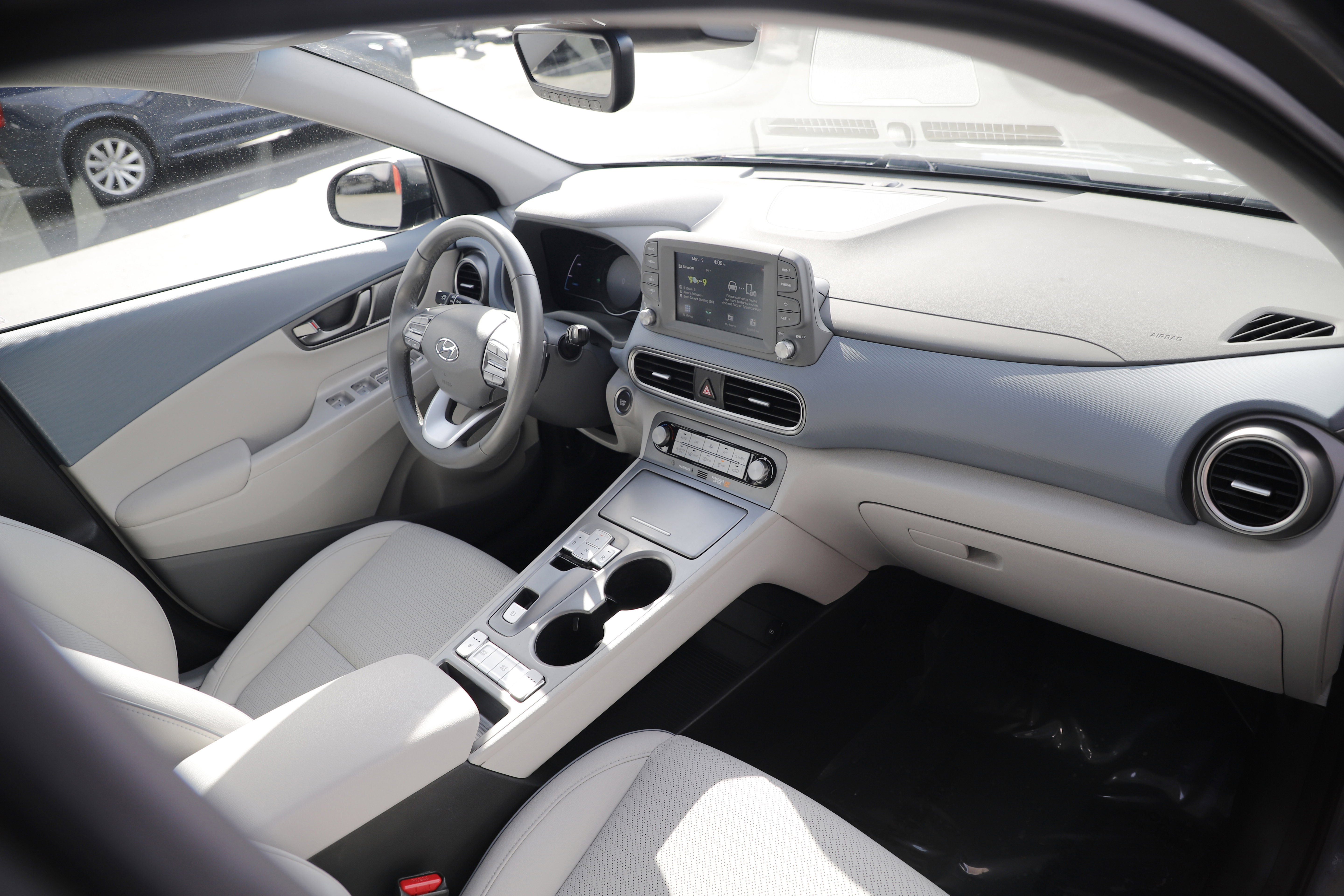 Used 2021 Hyundai Kona Limited image 8