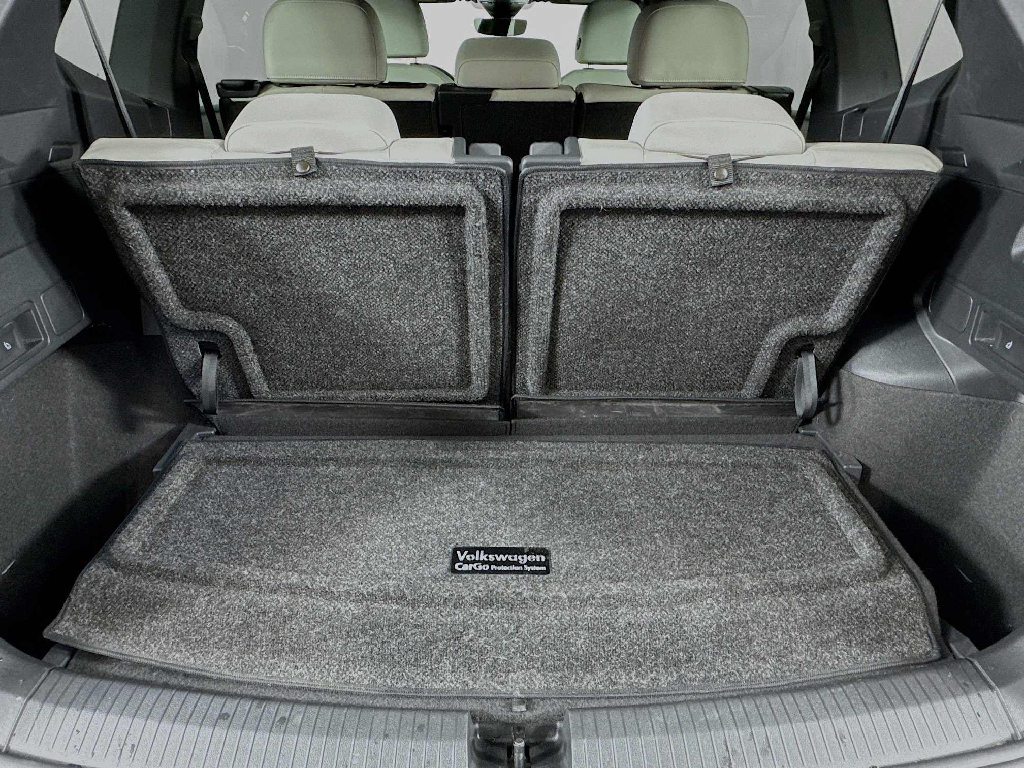 Used 2022 Volkswagen Tiguan SE R-Line image 26