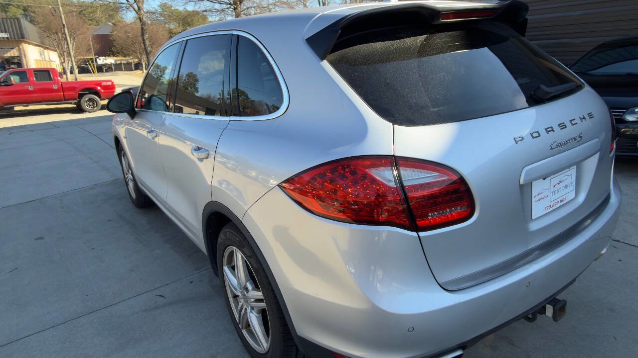 Used 2011 Porsche Cayenne S image 10