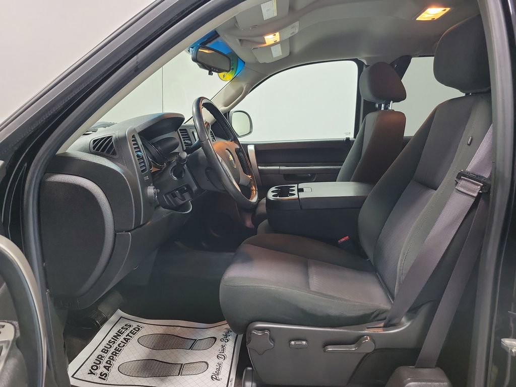 Used 2013 Chevrolet Silverado 1500 LT w/ All-Star Edition AWD/4WD image 2