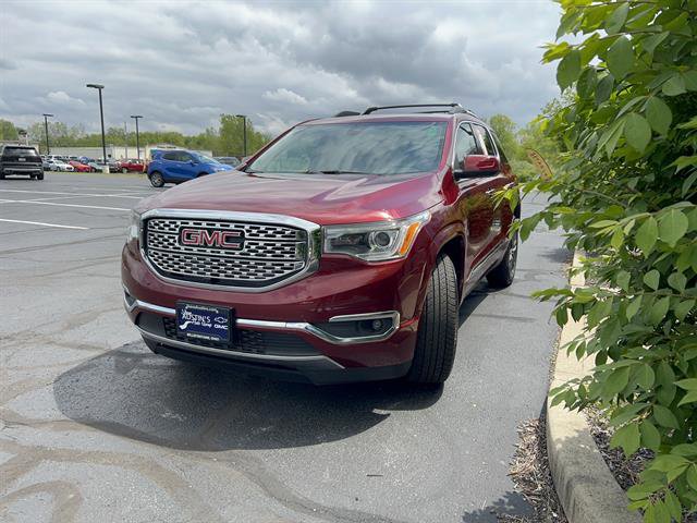 Used 2017 GMC Acadia Denali w/ Technology Package AWD/4WD image 3