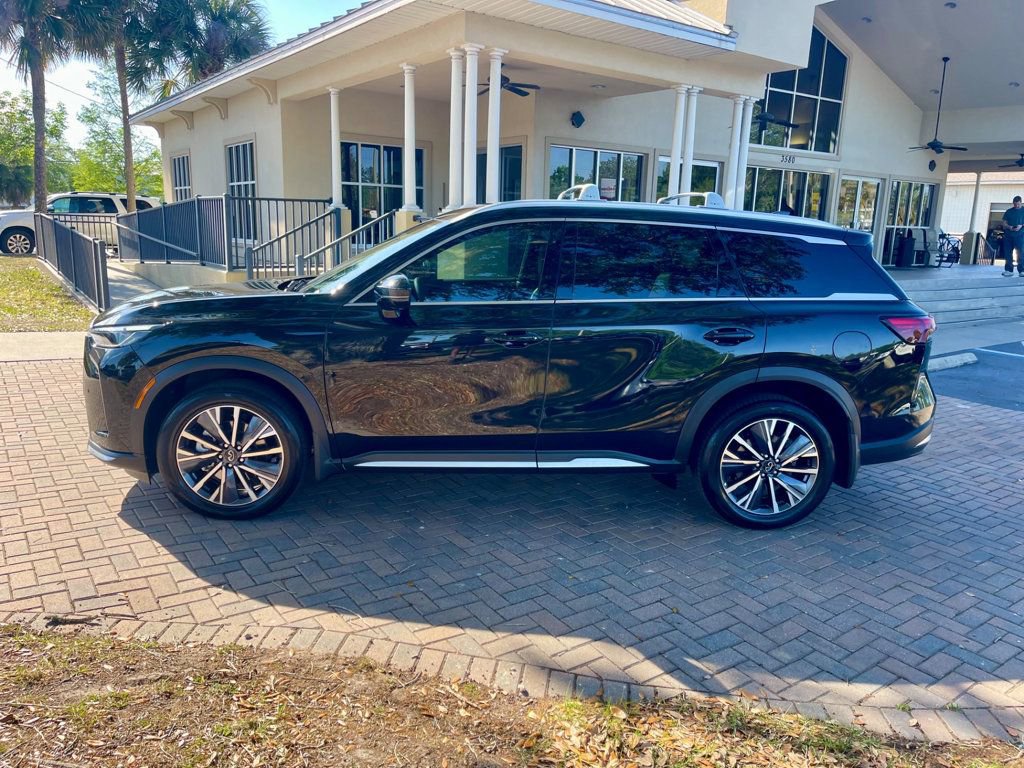 Used 2026 INFINITI QX60 Luxe w/ Cargo Package FWD image 2